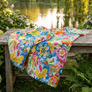 tovaglia di lino con disegni astratti